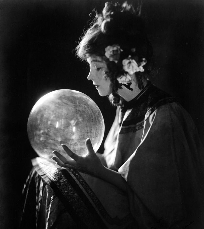 1-lillian-gish-ca-early-1920s-everett